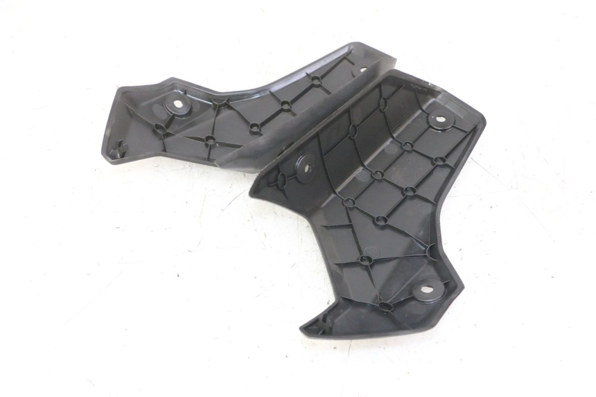 photo de REAR UPPER MIDDLE PANEL PEUGEOT STREETZONE I 2T 50 (2018 - 2020)