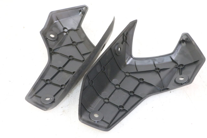 photo de REAR UPPER MIDDLE PANEL PEUGEOT STREETZONE I 2T 50 (2018 - 2020)