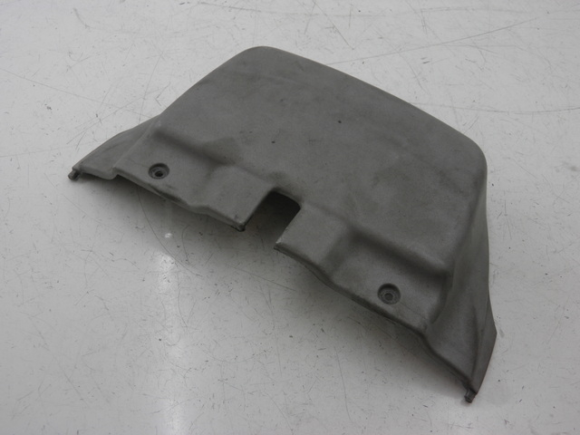 photo de REAR UPPER MIDDLE PANEL PIAGGIO BEVERLY 125 (1998 - 2005)