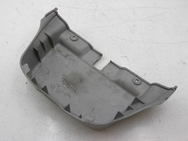 photo de REAR UPPER MIDDLE PANEL PIAGGIO BEVERLY 125 (1998 - 2005)
