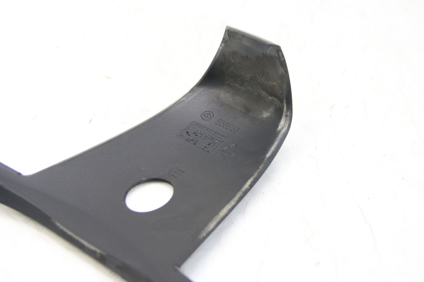 photo de UPPER REAR FAIRING JUNCTION PIAGGIO BEVERLY 125 (2010 - 2015)