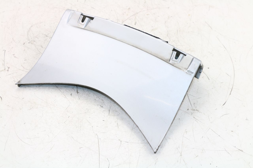 photo de REAR UPPER MIDDLE PANEL PIAGGIO X8 STREET 125 (2006 - 2007)