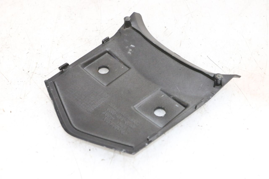 photo de REAR UPPER MIDDLE PANEL DAELIM S1 125 (2007 - 2016) - Fixing points details