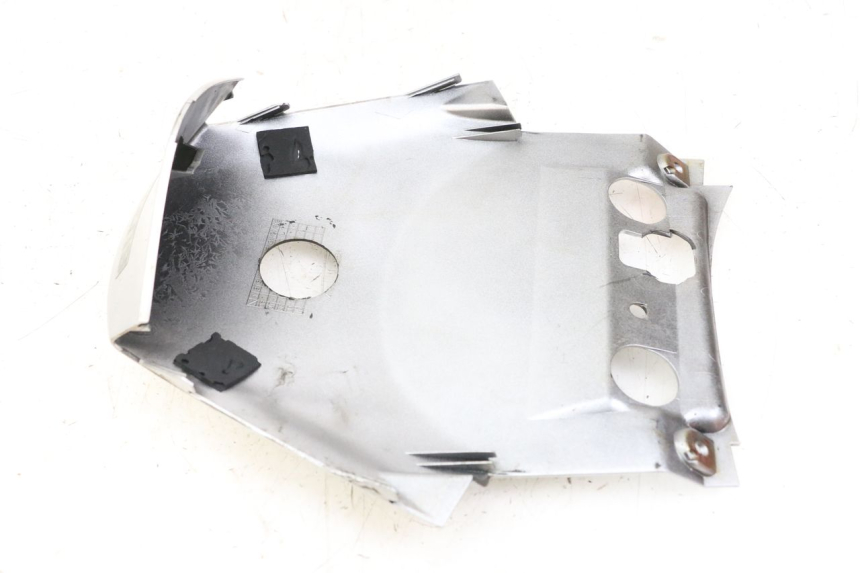 photo de UPPER REAR FAIRING JUNCTION SUZUKI BURGMAN 125 (2007 - 2014)