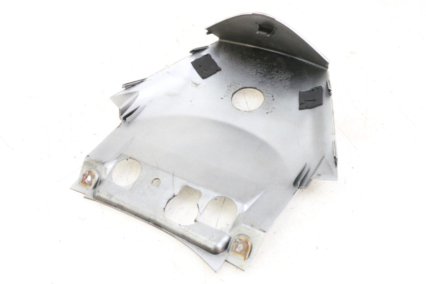 photo de UPPER REAR FAIRING JUNCTION SUZUKI BURGMAN 125 (2007 - 2014)