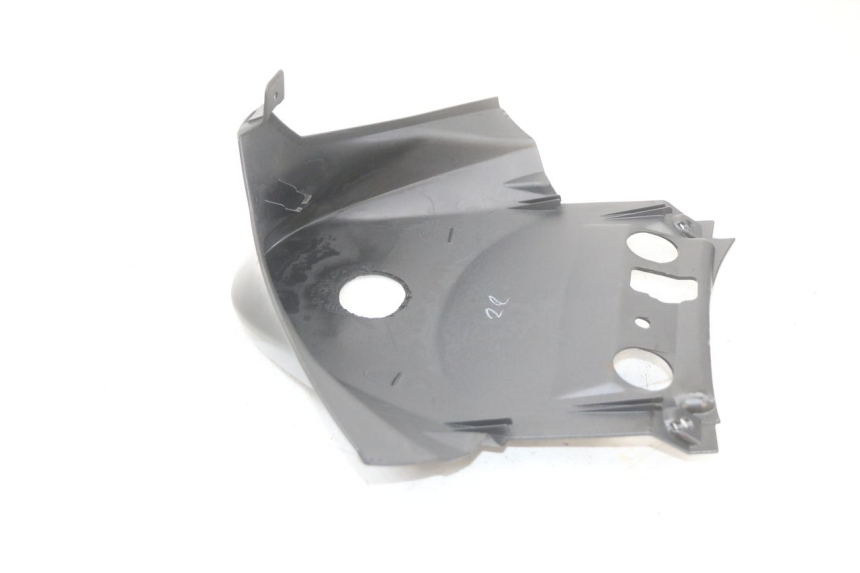 photo de REAR UPPER MIDDLE PANEL SUZUKI BURGMAN 125 (2018 - 2021)