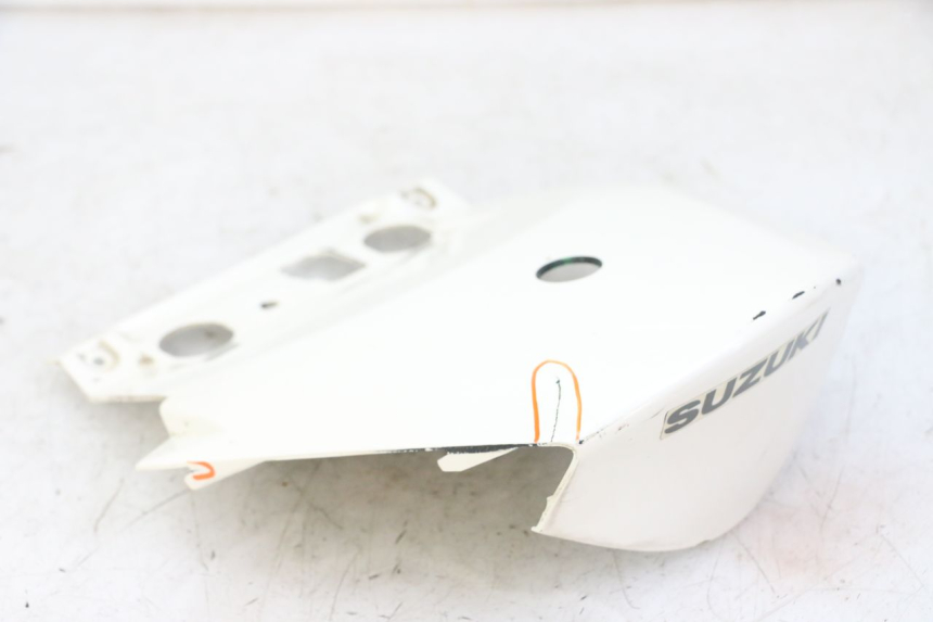 photo de UPPER REAR FAIRING JUNCTION SUZUKI BURGMAN 125 (2007 - 2014)