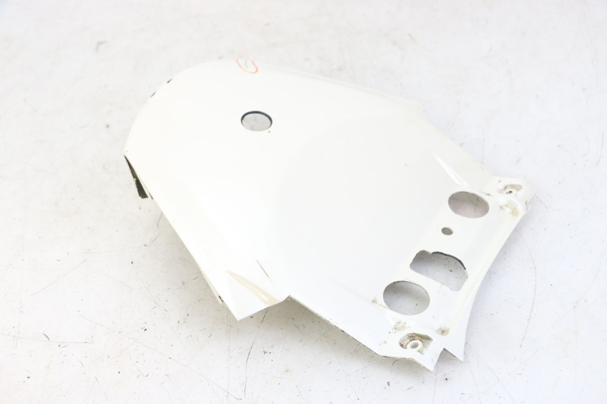 photo de UPPER REAR FAIRING JUNCTION SUZUKI BURGMAN 125 (2007 - 2014)
