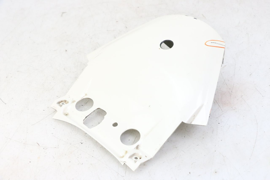photo de UPPER REAR FAIRING JUNCTION SUZUKI BURGMAN 125 (2007 - 2014)