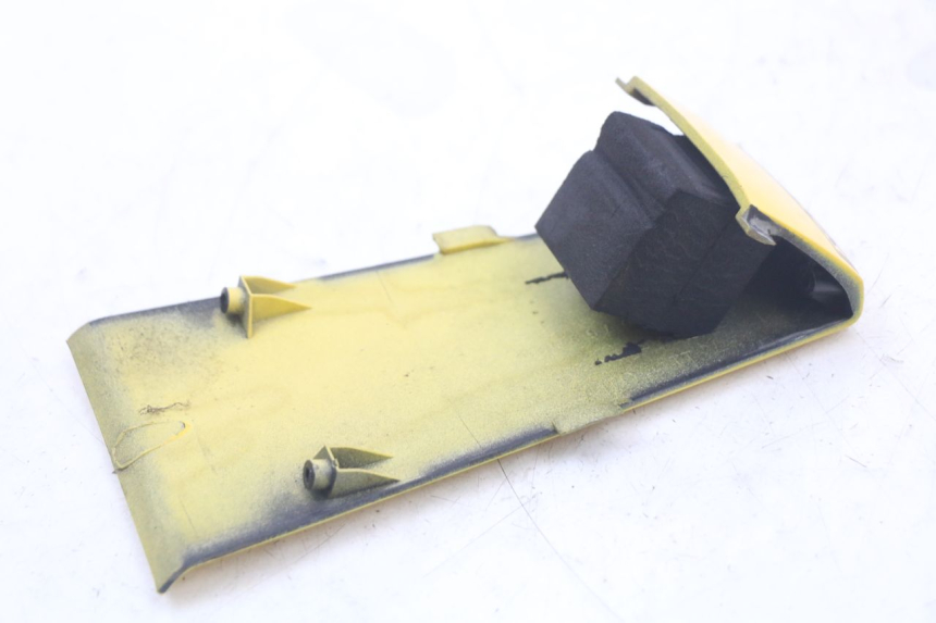 photo de REAR UPPER MIDDLE PANEL SUZUKI GS F 500 (2004 - 2007)