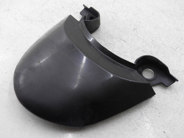photo de REAR UPPER MIDDLE PANEL SUZUKI SV S 650 (1999 - 2002)