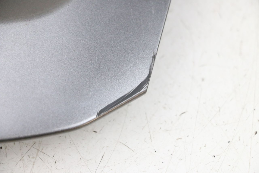 photo de REAR UPPER MIDDLE PANEL YAMAHA TRICITY 300 (2020 - 2024) - Technical close-up