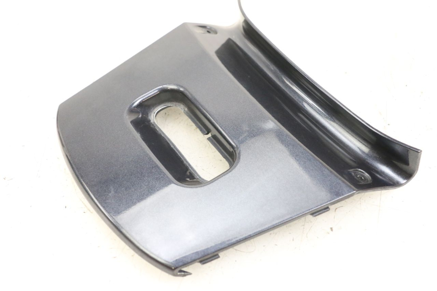 photo de REAR UPPER MIDDLE PANEL KYMCO XCITING 250 (2006 - 2009)