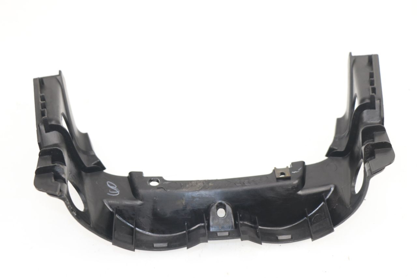 photo de REAR UPPER MIDDLE PANEL YAMAHA BW'S BWS 125 (2010 - 2013)