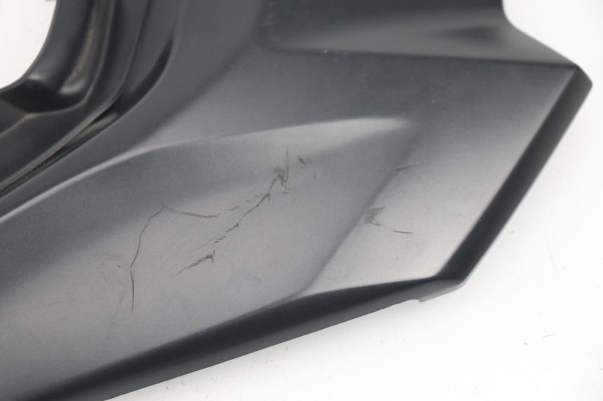photo de REAR UPPER MIDDLE PANEL YAMAHA YP T-MAX TMAX 530 (2017 - 2020)
