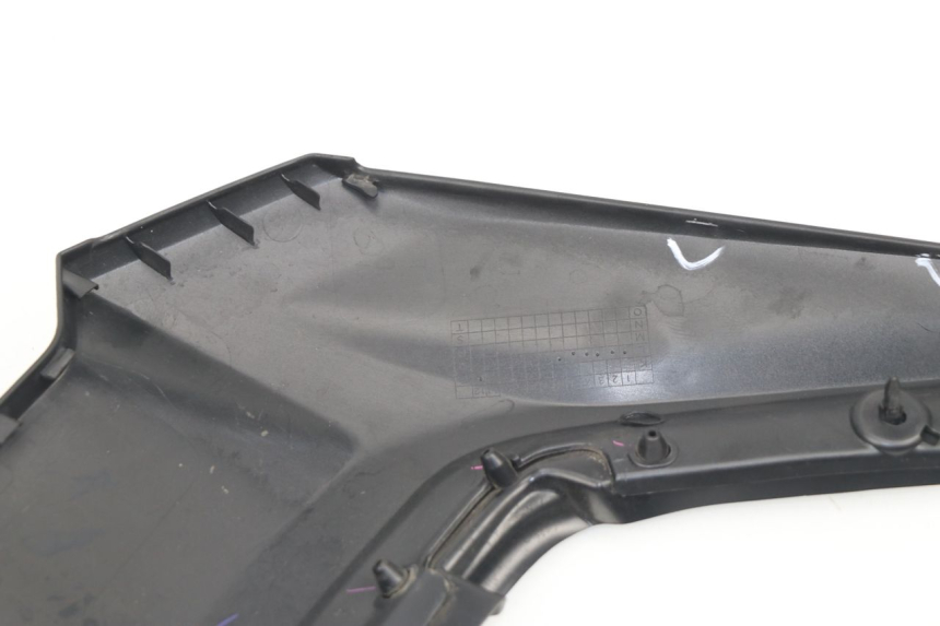 photo de REAR UPPER MIDDLE PANEL YAMAHA YP T-MAX TMAX 530 (2017 - 2020)