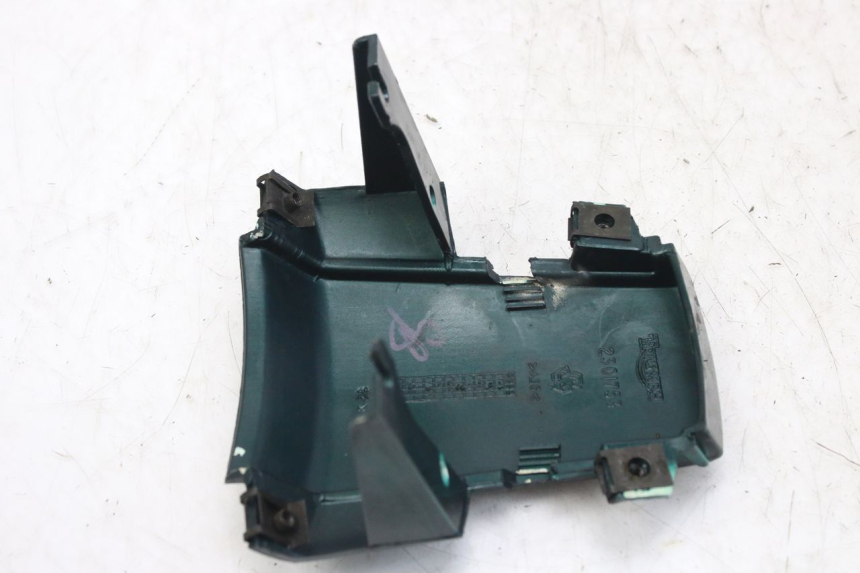 photo de REAR FAIRING JUNCTION TRIUMPH SPRINT ST 955 (1999 - 2001)