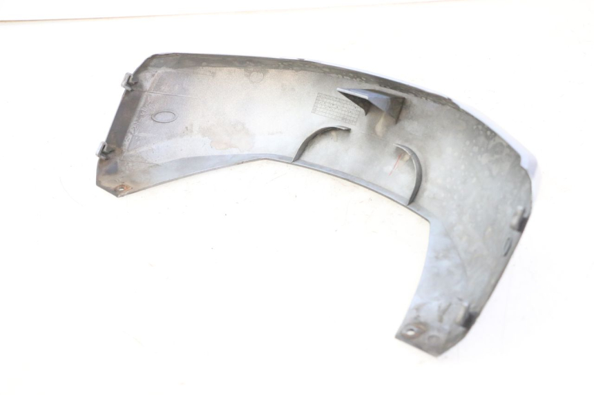 photo de REAR FAIRING JUNCTION SUZUKI UH BURGMAN 125 (2002 - 2006)