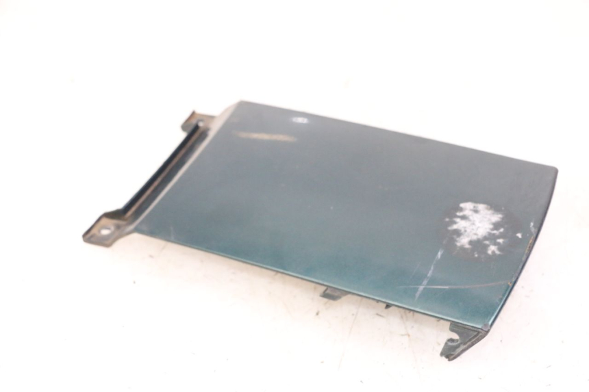 photo de REAR MIDDLE PANEL YAMAHA XJN DIVERSION 600 (2000 - 2003)