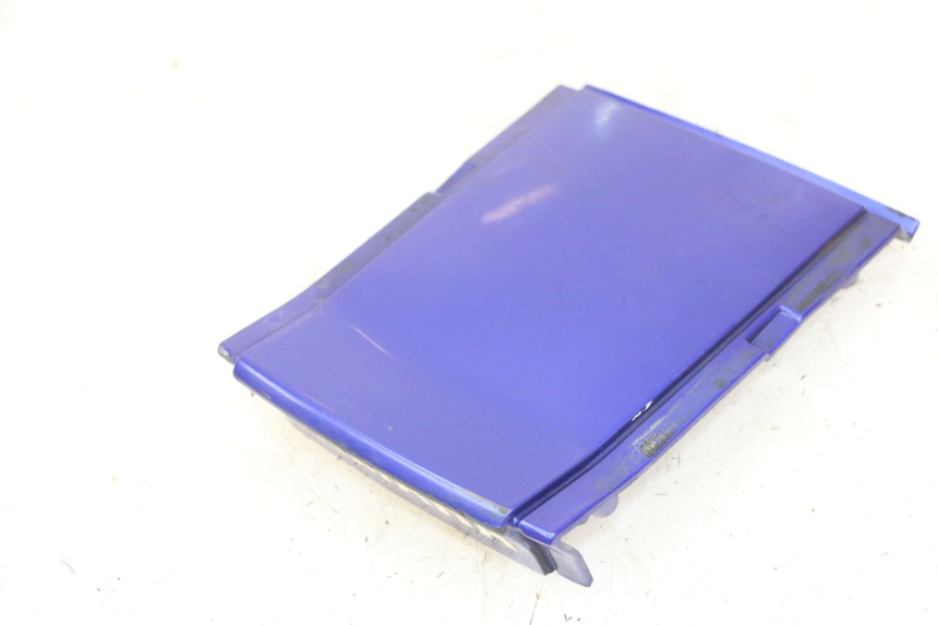 photo de REAR MIDDLE PANEL YAMAHA FZS FAZER 600 (2001 - 2003)