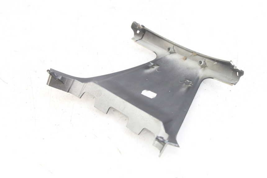 photo de REAR FAIRING JUNCTION YAMAHA X-MAX XMAX 250 (2006 - 2009)