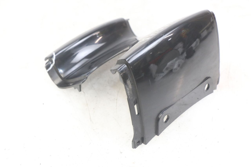 photo de REAR FAIRING JUNCTION YAMAHA YP MAJESTY 125 (2007 - 2010)