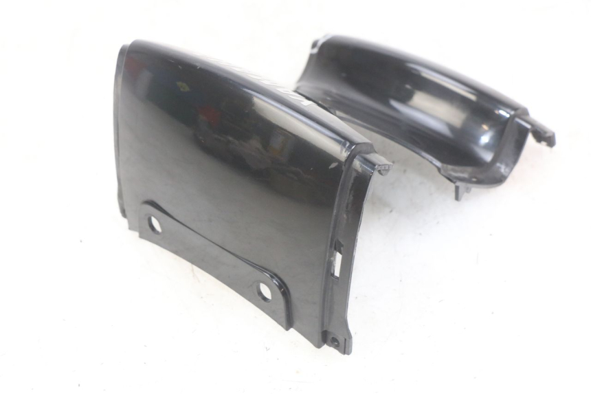 photo de REAR FAIRING JUNCTION YAMAHA YP MAJESTY 125 (2007 - 2010)