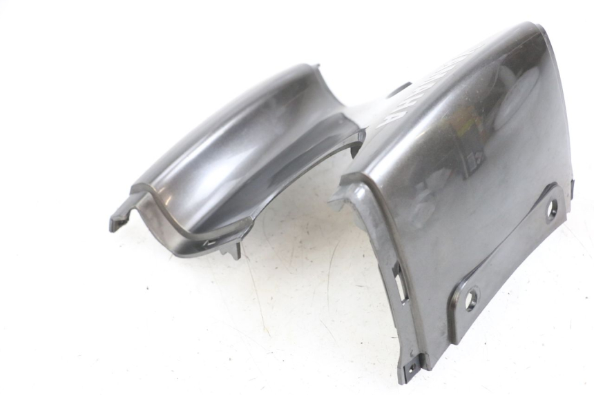 photo de REAR MIDDLE PANEL YAMAHA YP MAJESTY 125 (2002 - 2006)