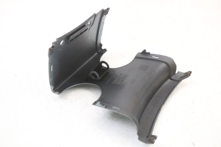 photo de REAR MIDDLE PANEL YAMAHA YP MAJESTY 125 (2002 - 2006)