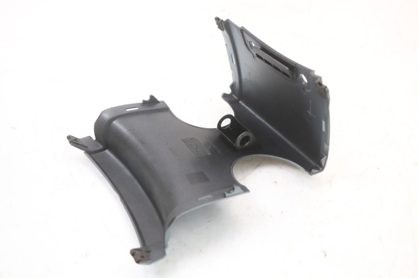 photo de REAR MIDDLE PANEL YAMAHA YP MAJESTY 125 (2002 - 2006)