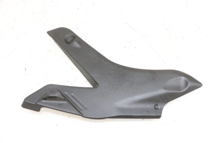 photo de FRONT MIDDLE PANEL SUZUKI BURGMAN 650 (2013 - 2020)