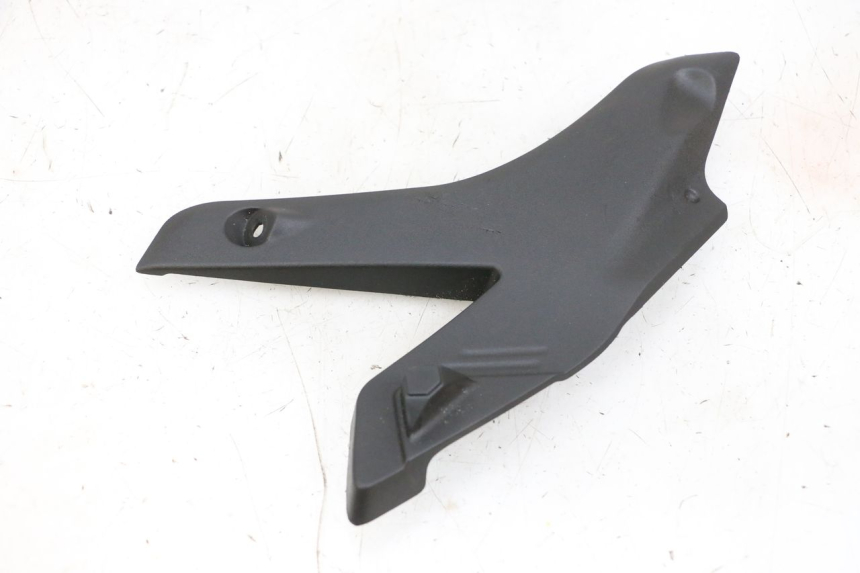 photo de FRONT MIDDLE PANEL SUZUKI BURGMAN 650 (2013 - 2020)