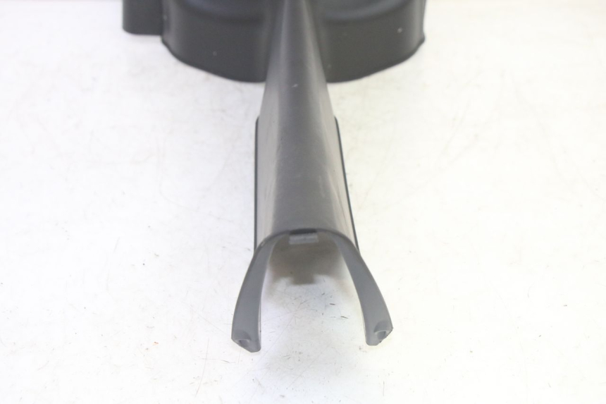 photo de FRONT MIDDLE PANEL PIAGGIO MP3 HPE 350 (2018 - 2020) - Alternative perspective