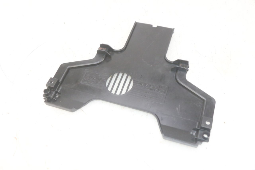 photo de FRONT MIDDLE PANEL PIAGGIO MP3 HPE 300 (2019 - 2026) - Zoom on usage condition