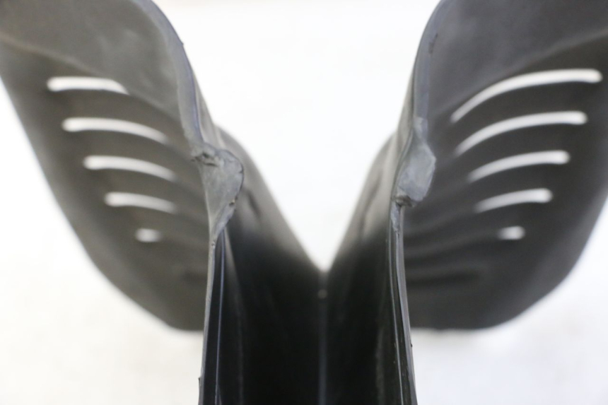 photo de FRONT MIDDLE PANEL PIAGGIO MP3 RL 250 (2007 - 2010)