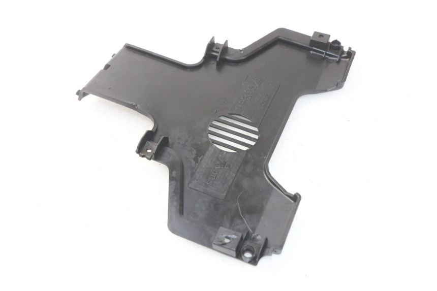 photo de FRONT MIDDLE PANEL PIAGGIO MP3 HPE 500 (2019 - 2022)