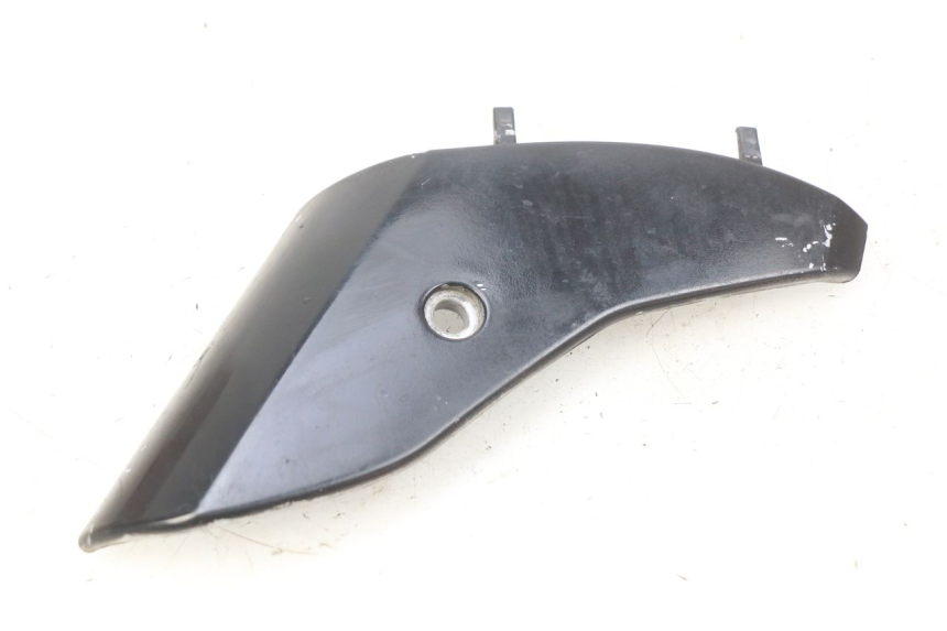 photo de LOWER FRONT FAIRING JUNCTION PIAGGIO VESPA LX 125 (2005 - 2010)