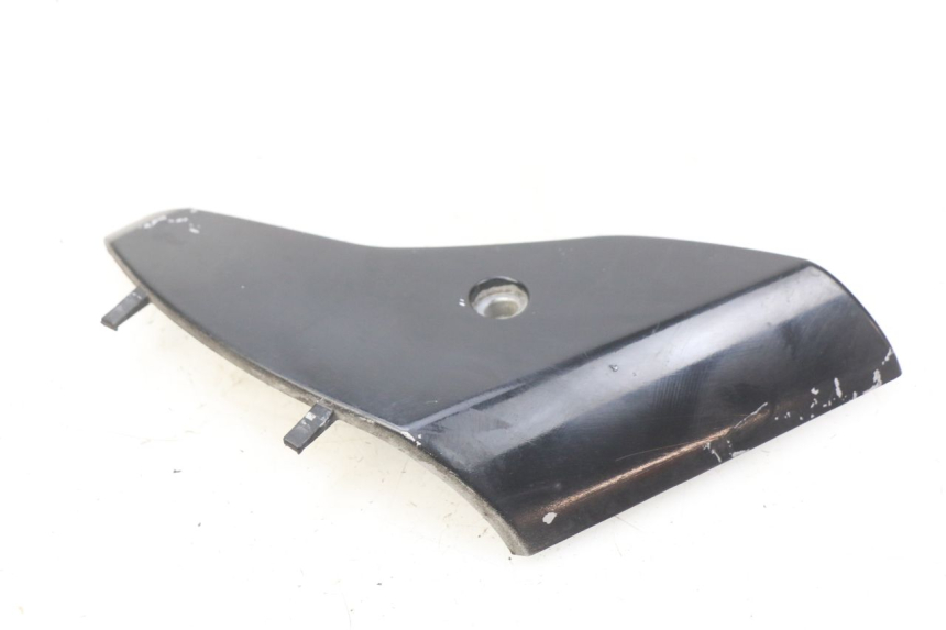 photo de LOWER FRONT FAIRING JUNCTION PIAGGIO VESPA LX 125 (2005 - 2010)