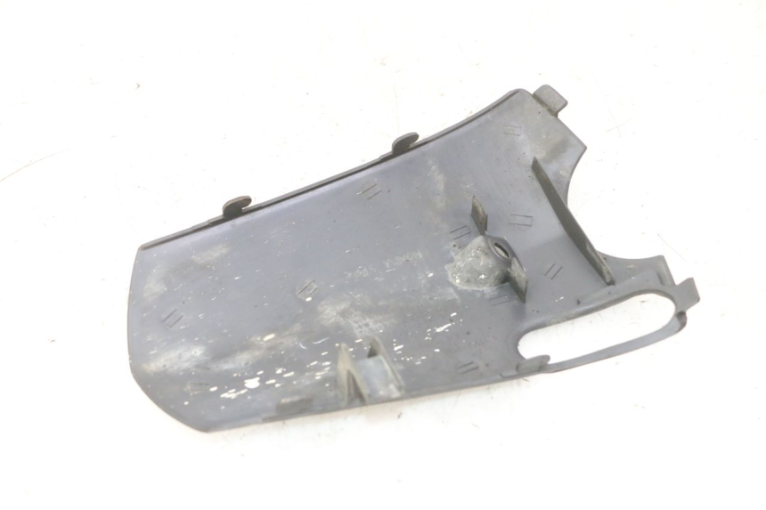 photo de LOWER FRONT FAIRING JUNCTION HONDA SCV LEAD 100 (2003 - 2007)