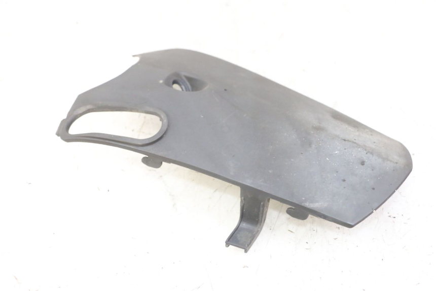 photo de LOWER FRONT FAIRING JUNCTION HONDA SCV LEAD 100 (2003 - 2007)