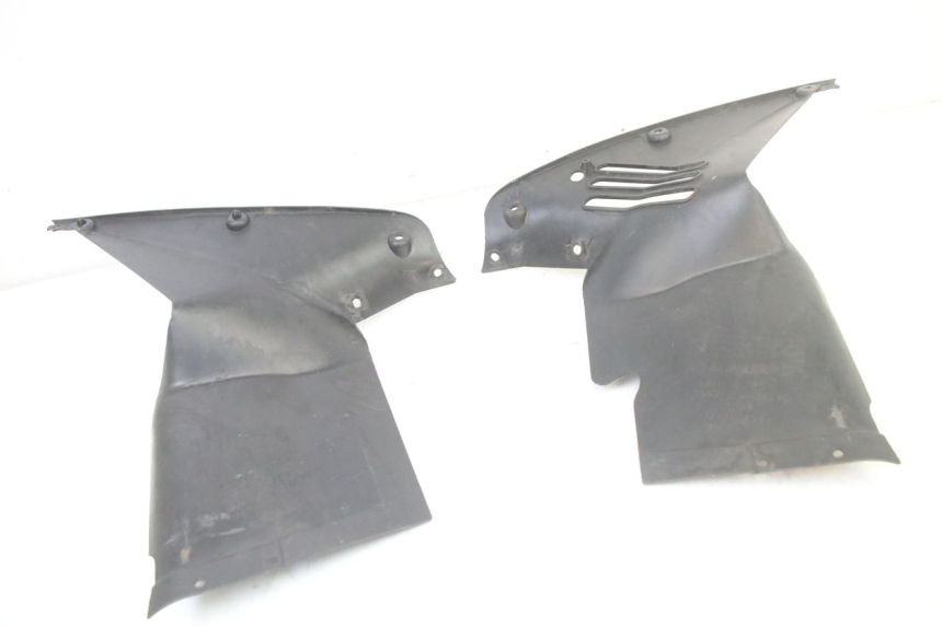 photo de FRONT MIDDLE PANEL HONDA ST PAN EUROPEAN 1300 (2002 - 2013)