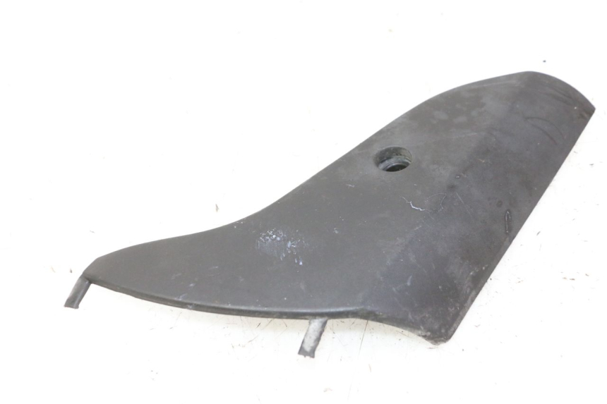 photo de LOWER FRONT FAIRING JUNCTION PIAGGIO VESPA S 2T 50 (2007 - 2014)