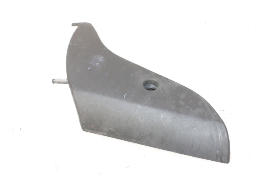 photo de LOWER FRONT FAIRING JUNCTION PIAGGIO VESPA S 2T 50 (2007 - 2014)