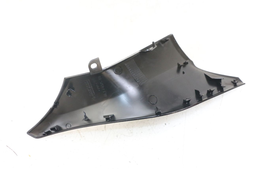 photo de LOWER FRONT FAIRING JUNCTION YAMAHA XMAX X-MAX ABS 125 (2017 - 2020)