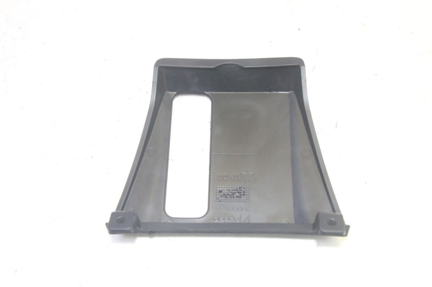 photo de FRONT MIDDLE PANEL PIAGGIO MP3 HPE 350 (2018 - 2020) - Alternative perspective