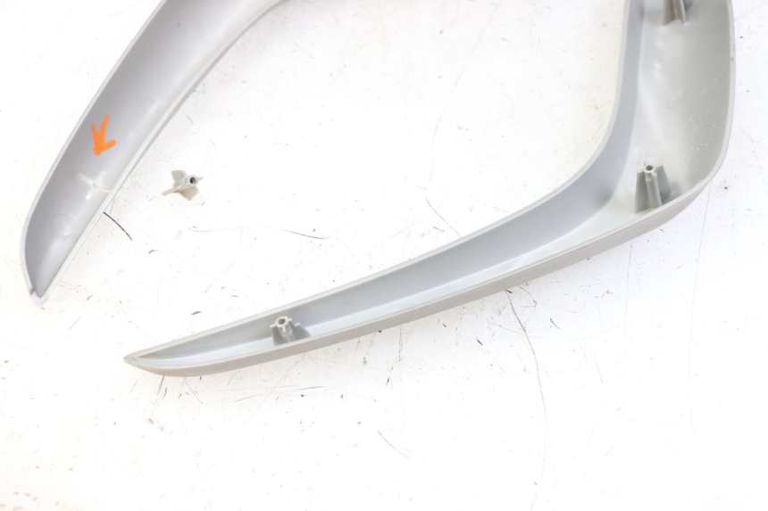 photo de FRONT FAIRING JUNCTION PIAGGIO FLY 2T 50 (2004 - 2017)