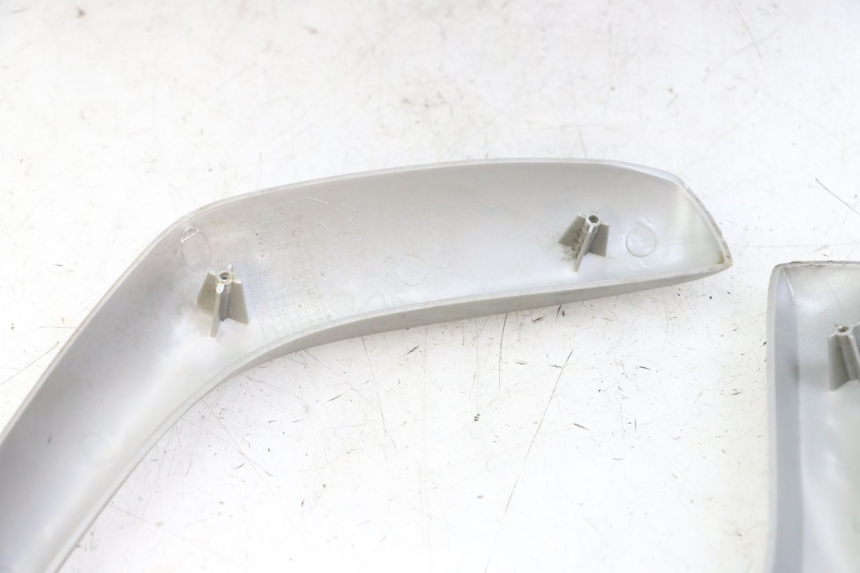 photo de FRONT FAIRING JUNCTION PIAGGIO FLY 2T 50 (2004 - 2017)