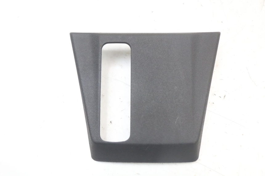 photo de FRONT MIDDLE PANEL PIAGGIO MP3 HPE 350 (2018 - 2020)