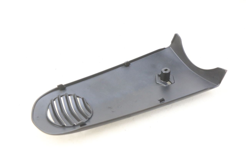 photo de FRONT MIDDLE PANEL PIAGGIO VESPA LX 125 (2005 - 2010)