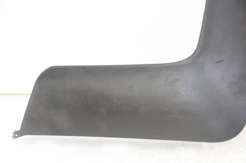 photo de FRONT MIDDLE PANEL PEUGEOT SATELIS COMPRESSOR K15 125 (2006 - 2009)